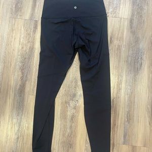 Lululemon Wunder Under 28”